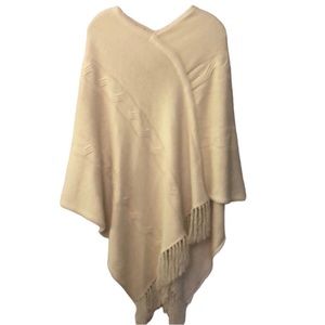 D & Bond Ecuador Convertible Cream Poncho